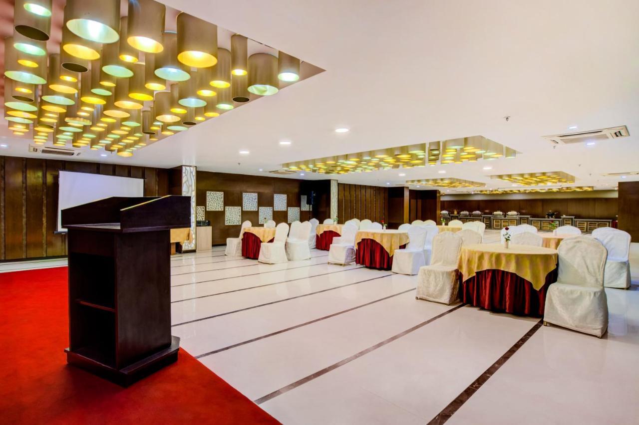 Milestone Hotel And Banquets Siliguri Exteriör bild